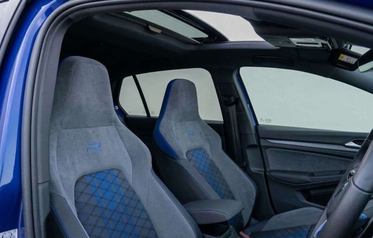 A 2025 VOLKSWAGEN GOLF 2.0 TSI R Black Edition Hatchback 5dr Petrol DSG 4Motion Euro 6 (s/s) (333 A 2025 VOLKSWAGEN GOLF 2.0 TSI R Black Edition Hatchback 5dr Petrol DSG 4Motion Euro 6 (s/s) (333