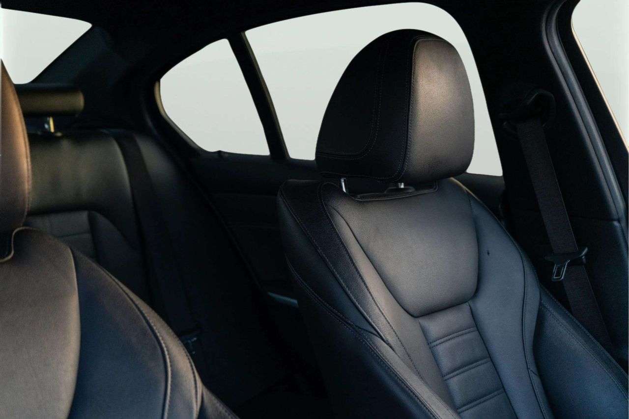 A 2020 BMW 3 SERIES 2.0 330e 12kWh M Sport Saloon 4dr Petrol Plug-in Hybrid Auto Euro 6 (s/s) ( A 2020 BMW 3 SERIES 2.0 330e 12kWh M Sport Saloon 4dr Petrol Plug-in Hybrid Auto Euro 6 (s/s) (