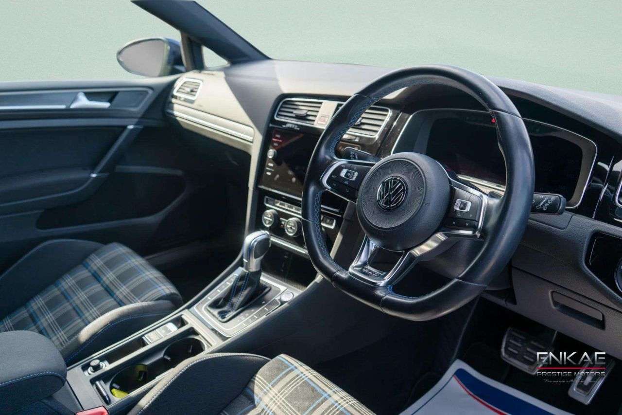 A 2018 VOLKSWAGEN GOLF 1.4 TSI 8.7kWh GTE Advance Hatchback 5dr Petrol Plug-in Hybrid DSG Euro 6 ( A 2018 VOLKSWAGEN GOLF 1.4 TSI 8.7kWh GTE Advance Hatchback 5dr Petrol Plug-in Hybrid DSG Euro 6 (