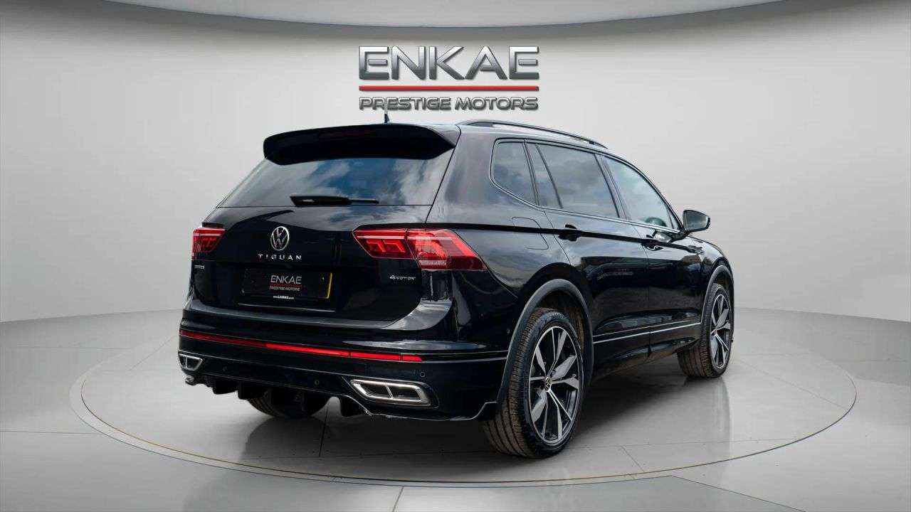 A 2022 VOLKSWAGEN TIGUAN ALLSPACE 2.0 TSI R-Line SUV 5dr Petrol DSG 4Motion Euro 6 (s/s) (190 ps) RED CALIPER A 2022 VOLKSWAGEN TIGUAN ALLSPACE 2.0 TSI R-Line SUV 5dr Petrol DSG 4Motion Euro 6 (s/s) (190 ps) RED CALIPER