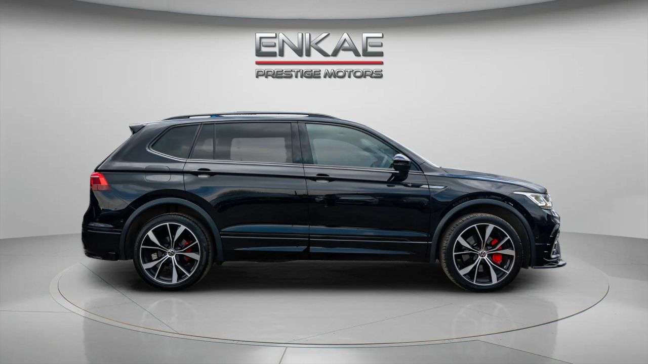 A 2022 VOLKSWAGEN TIGUAN ALLSPACE 2.0 TSI R-Line SUV 5dr Petrol DSG 4Motion Euro 6 (s/s) (190 ps) RED CALIPER A 2022 VOLKSWAGEN TIGUAN ALLSPACE 2.0 TSI R-Line SUV 5dr Petrol DSG 4Motion Euro 6 (s/s) (190 ps) RED CALIPER