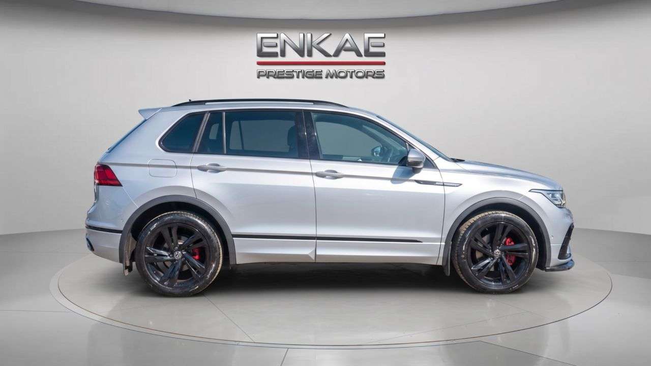 A 2023 VOLKSWAGEN TIGUAN 2.0 TDI R-Line Edition SUV 5dr Diesel DSG Euro 6 (s/s) (150 ps) REV CAMERA A 2023 VOLKSWAGEN TIGUAN 2.0 TDI R-Line Edition SUV 5dr Diesel DSG Euro 6 (s/s) (150 ps) REV CAMERA