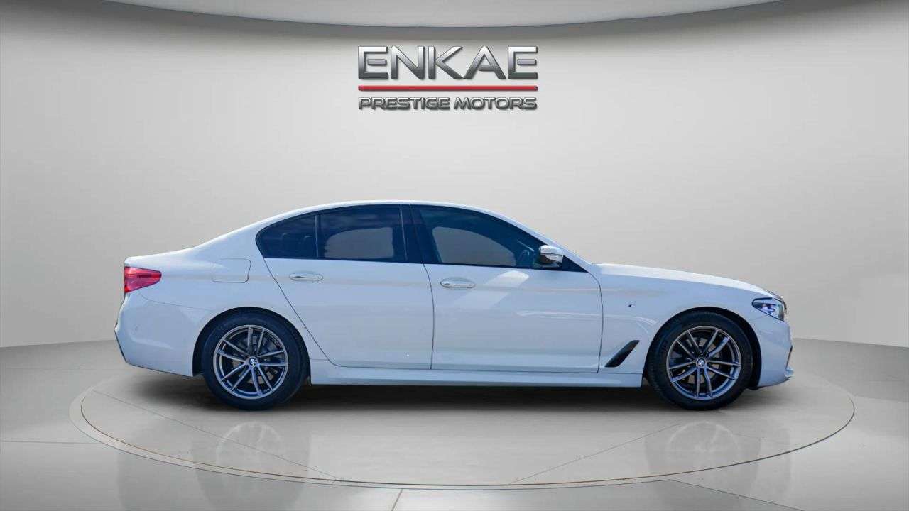 A 2018 BMW 5 SERIES 2.0 520d M Sport Saloon 4dr Diesel Auto Euro 6 (s/s) (190 ps) CRUISE CONTRO A 2018 BMW 5 SERIES 2.0 520d M Sport Saloon 4dr Diesel Auto Euro 6 (s/s) (190 ps) CRUISE CONTRO