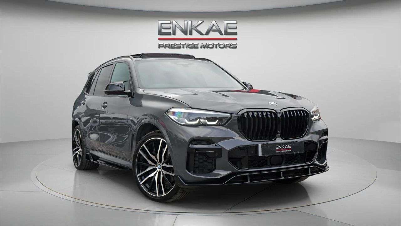 A 2023 BMW X5 3.0 30d MHT M Sport SUV 5dr Diesel Hybrid Auto xDrive Euro 6 (s/s) (286 ps) A 2023 BMW X5 3.0 30d MHT M Sport SUV 5dr Diesel Hybrid Auto xDrive Euro 6 (s/s) (286 ps)
