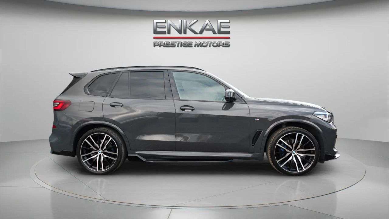 A 2023 BMW X5 3.0 30d MHT M Sport SUV 5dr Diesel Hybrid Auto xDrive Euro 6 (s/s) (286 ps) A 2023 BMW X5 3.0 30d MHT M Sport SUV 5dr Diesel Hybrid Auto xDrive Euro 6 (s/s) (286 ps)