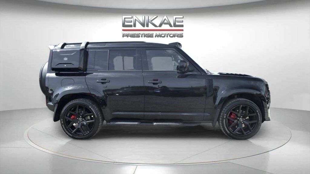 A 2023 LAND ROVER DEFENDER 3.0 D250 MHEV X-Dynamic SE SUV 5dr Diesel Auto 4WD Euro 6 (s/s) (250 ps) ME A 2023 LAND ROVER DEFENDER 3.0 D250 MHEV X-Dynamic SE SUV 5dr Diesel Auto 4WD Euro 6 (s/s) (250 ps) ME