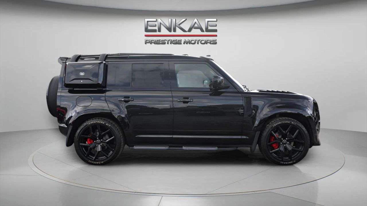 A 2023 LAND ROVER DEFENDER 3.0 D250 MHEV X-Dynamic SE SUV 5dr Diesel Auto 4WD Euro 6 (s/s) (250 ps) ME A 2023 LAND ROVER DEFENDER 3.0 D250 MHEV X-Dynamic SE SUV 5dr Diesel Auto 4WD Euro 6 (s/s) (250 ps) ME