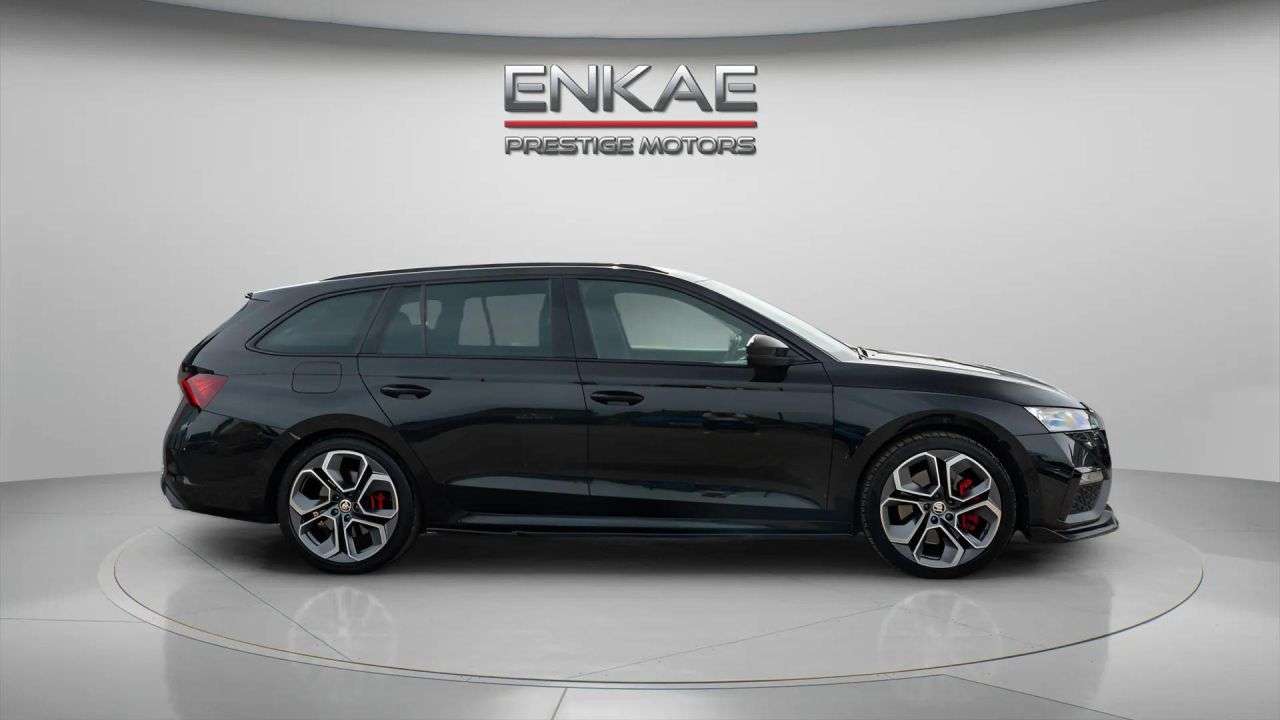 A 2024 SKODA OCTAVIA 2.0 TSI vRS Estate 5dr Petrol DSG Euro 6 (s/s) (245 ps) 19 INCH ALLOYS | HT A 2024 SKODA OCTAVIA 2.0 TSI vRS Estate 5dr Petrol DSG Euro 6 (s/s) (245 ps) 19 INCH ALLOYS | HT