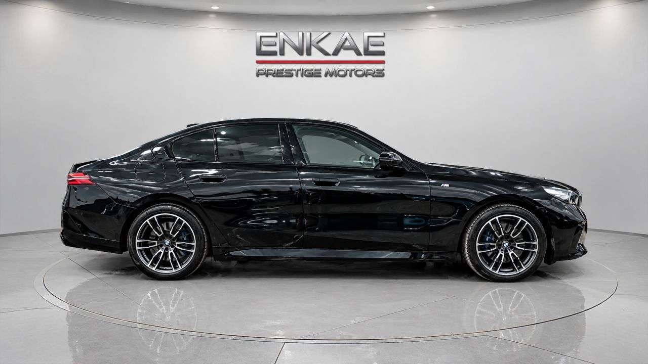 A 2024 BMW 5 SERIES 2.0 520i MHT M Sport Saloon 4dr Petrol Hybrid Steptronic Euro 6 (s/s) (208 A 2024 BMW 5 SERIES 2.0 520i MHT M Sport Saloon 4dr Petrol Hybrid Steptronic Euro 6 (s/s) (208
