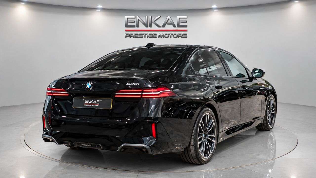 A 2024 BMW 5 SERIES 2.0 520i MHT M Sport Saloon 4dr Petrol Hybrid Steptronic Euro 6 (s/s) (208 A 2024 BMW 5 SERIES 2.0 520i MHT M Sport Saloon 4dr Petrol Hybrid Steptronic Euro 6 (s/s) (208