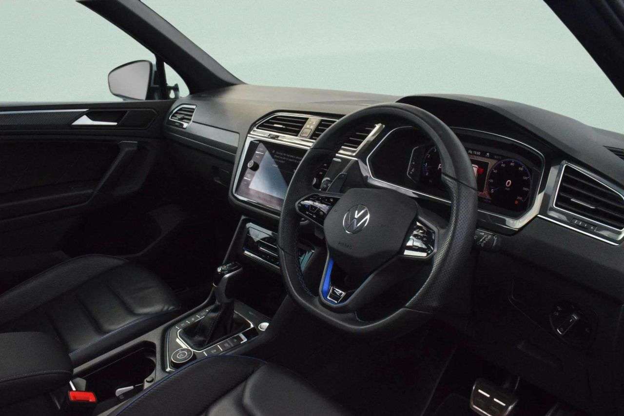 A 2023 VOLKSWAGEN TIGUAN 2.0 TSI R SUV 5dr Petrol DSG 4Motion Euro 6 (s/s) (320 ps) 360 CAM | F&R HT A 2023 VOLKSWAGEN TIGUAN 2.0 TSI R SUV 5dr Petrol DSG 4Motion Euro 6 (s/s) (320 ps) 360 CAM | F&R HT