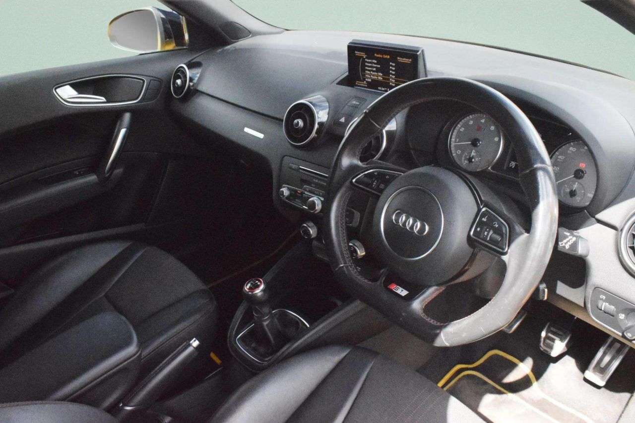 2017 AUDI S1 2017 AUDI S1