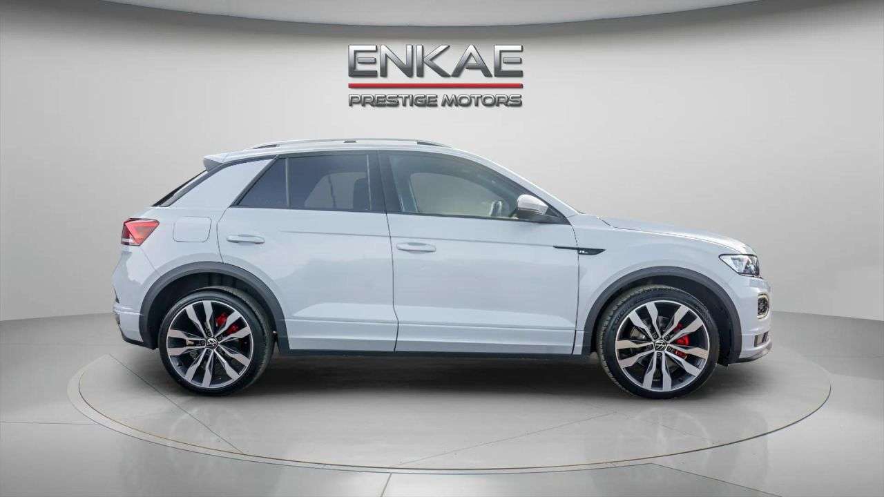 A 2021 VOLKSWAGEN T-ROC 2.0 TDI EVO R-Line SUV 5dr Diesel DSG Euro 6 (s/s) (150 ps) HTD FRNT STS | A 2021 VOLKSWAGEN T-ROC 2.0 TDI EVO R-Line SUV 5dr Diesel DSG Euro 6 (s/s) (150 ps) HTD FRNT STS |