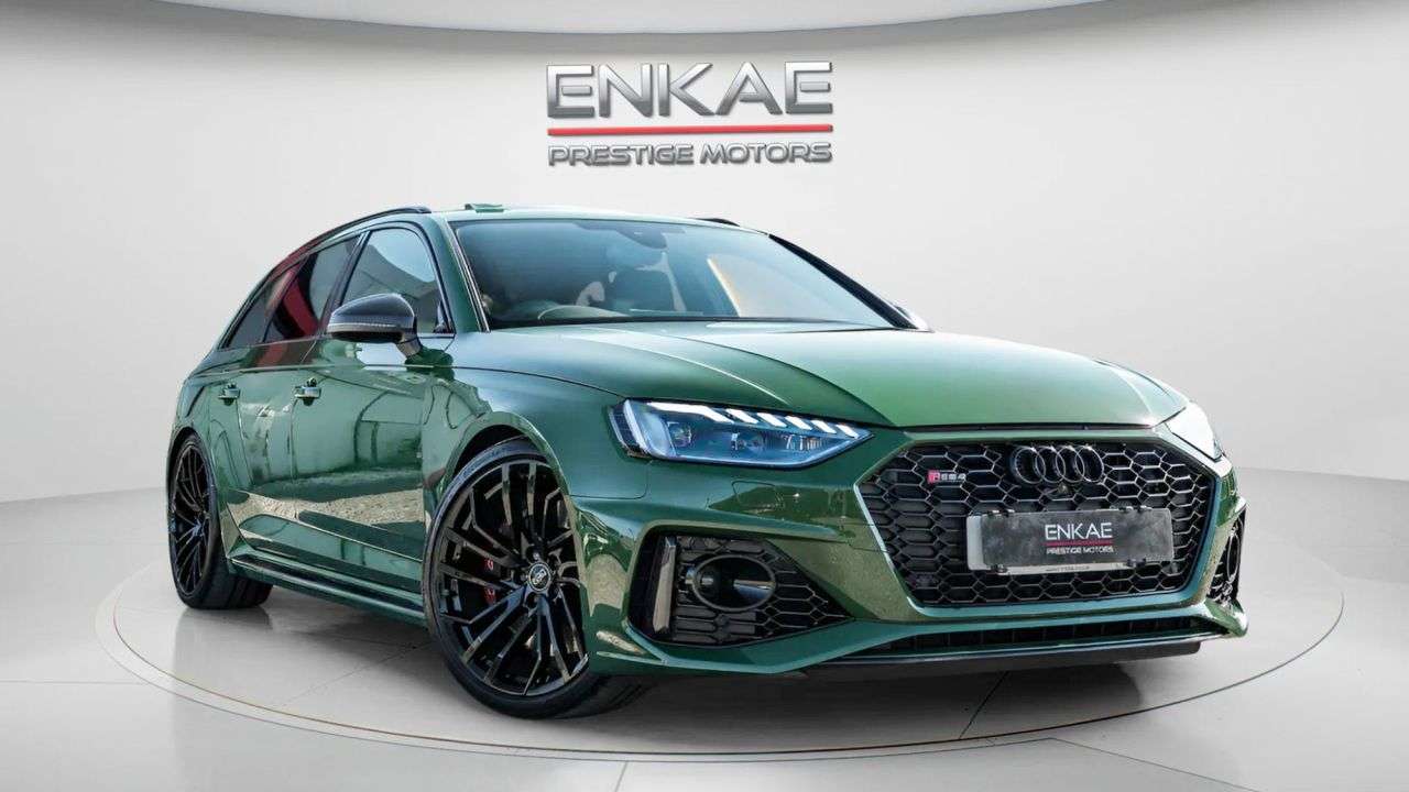 A 2022 AUDI RS4 AVANT 2.9 TFSI V6 Carbon Black Estate 5dr Petrol Tiptronic quattro Euro 6 (s/s) ( A 2022 AUDI RS4 AVANT 2.9 TFSI V6 Carbon Black Estate 5dr Petrol Tiptronic quattro Euro 6 (s/s) (