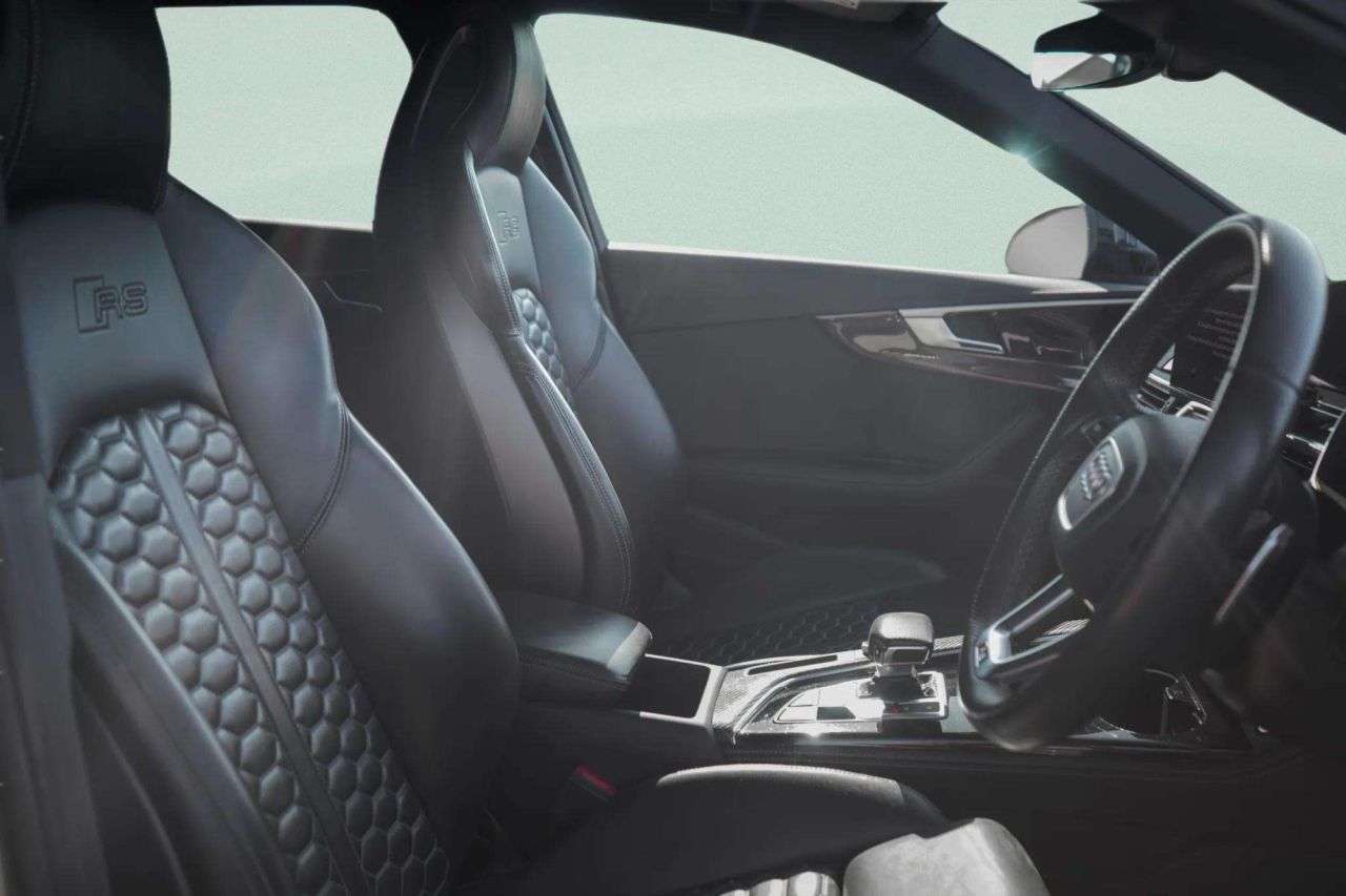 A 2022 AUDI RS4 AVANT 2.9 TFSI V6 Carbon Black Estate 5dr Petrol Tiptronic quattro Euro 6 (s/s) ( A 2022 AUDI RS4 AVANT 2.9 TFSI V6 Carbon Black Estate 5dr Petrol Tiptronic quattro Euro 6 (s/s) (