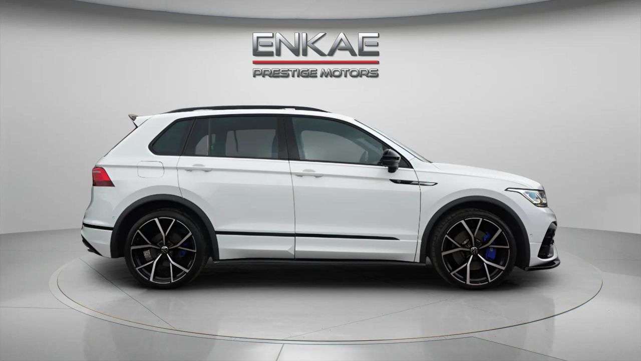 A 2022 VOLKSWAGEN TIGUAN 2.0 TSI R SUV 5dr Petrol DSG 4Motion Euro 6 (s/s) (320 ps) BLACK PACK | AMB A 2022 VOLKSWAGEN TIGUAN 2.0 TSI R SUV 5dr Petrol DSG 4Motion Euro 6 (s/s) (320 ps) BLACK PACK | AMB
