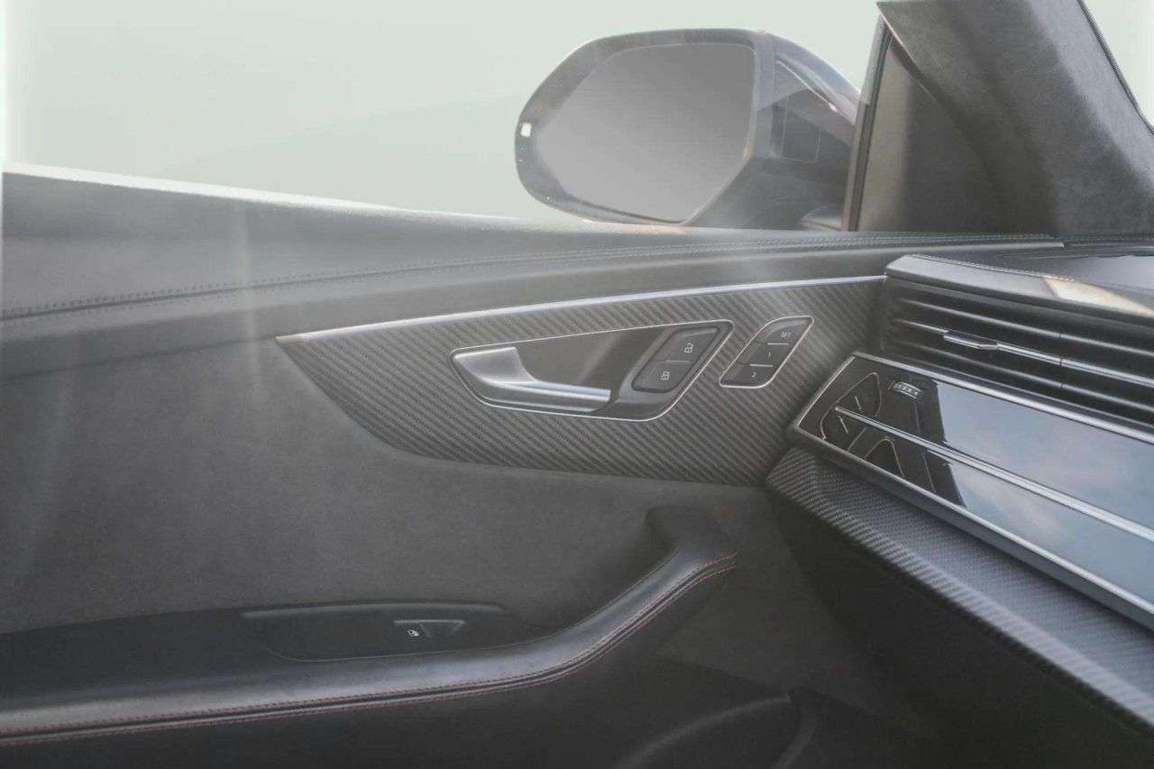 2021 AUDI RSQ8 2021 AUDI RSQ8