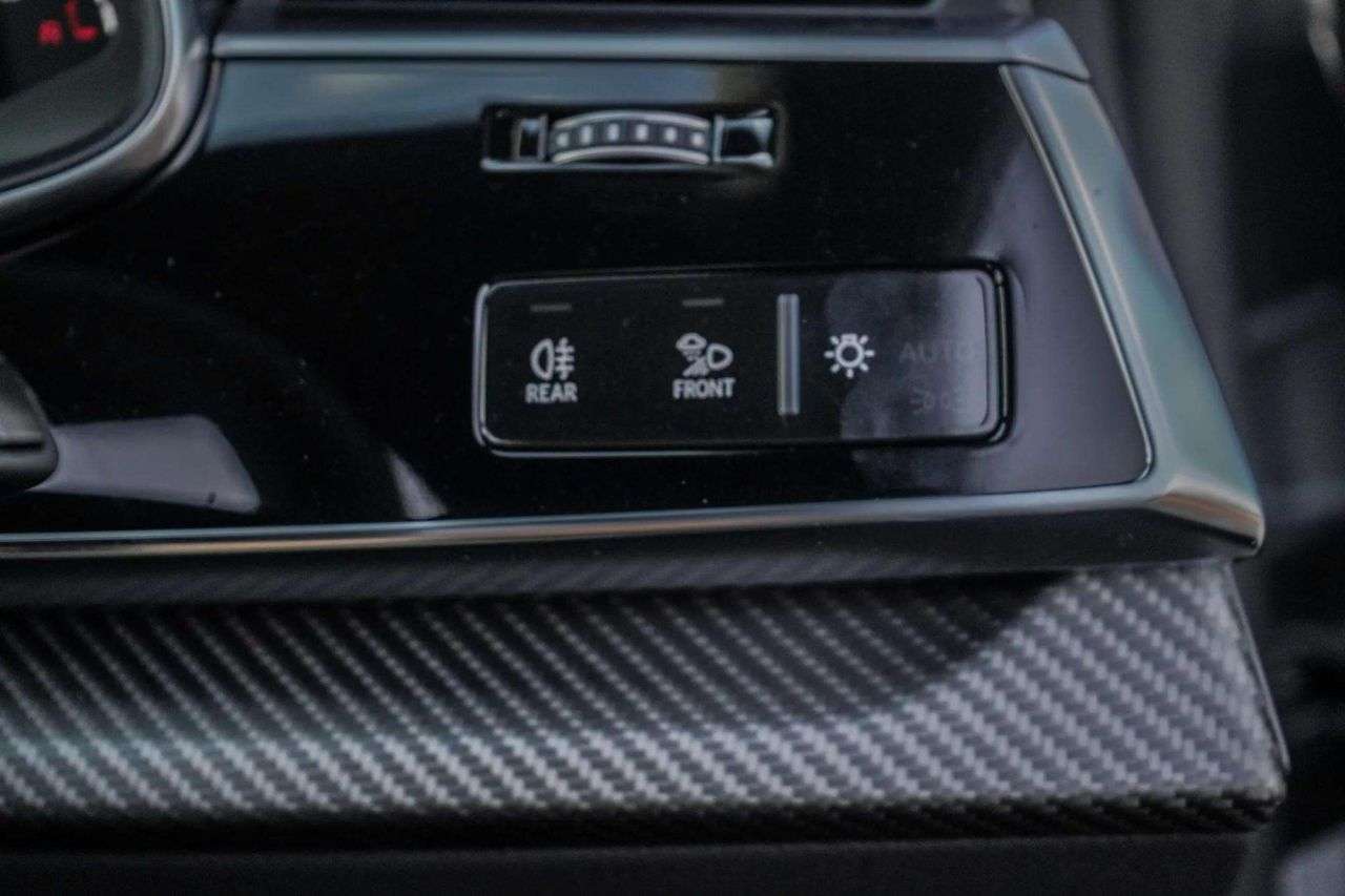 2021 AUDI RSQ8 2021 AUDI RSQ8