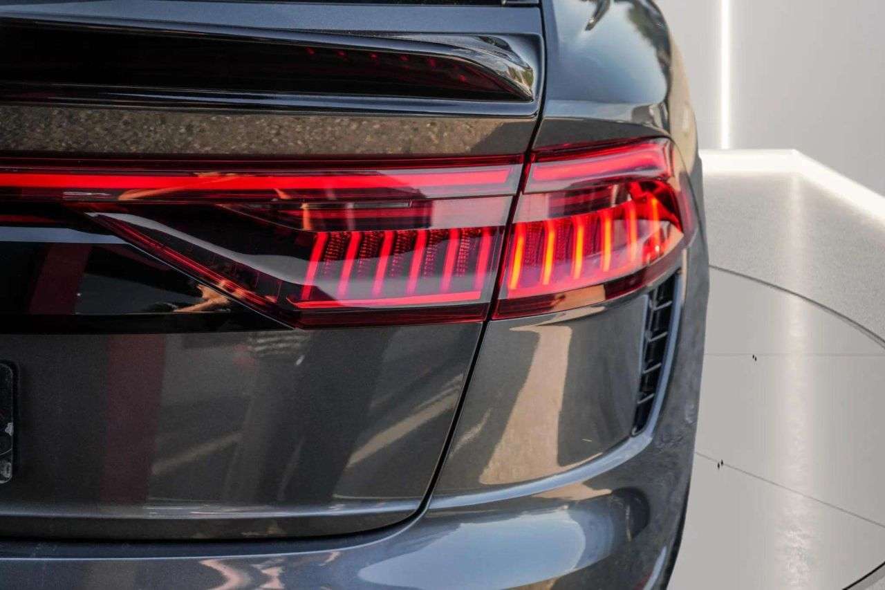 2021 AUDI RSQ8 2021 AUDI RSQ8