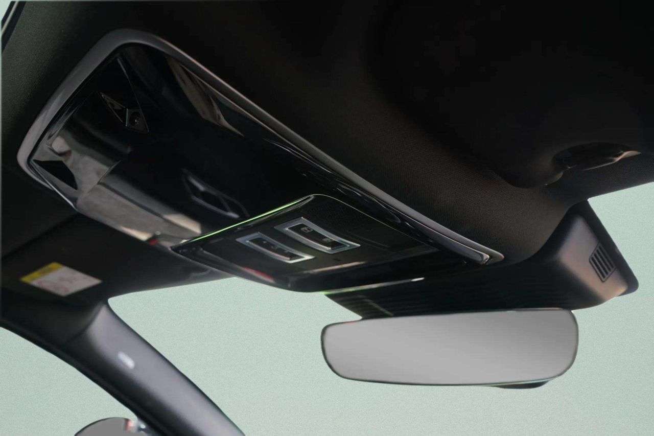2022 LAND ROVER RANGE ROVER VELAR 2022 LAND ROVER RANGE ROVER VELAR