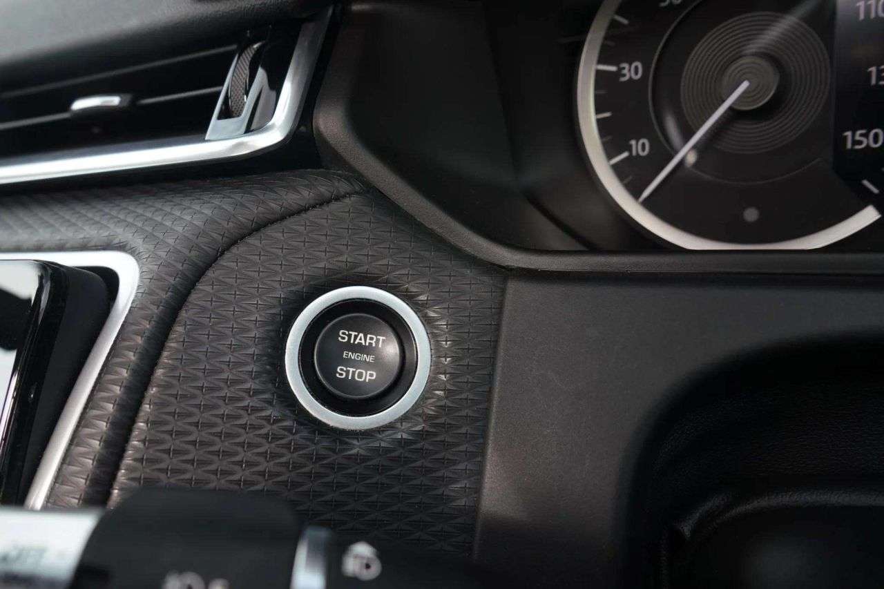 2022 LAND ROVER RANGE ROVER VELAR 2022 LAND ROVER RANGE ROVER VELAR