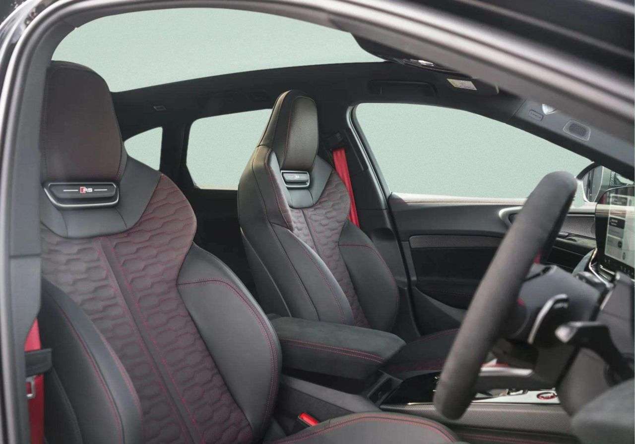 A 2026 AUDI RS5 AVANT 2.9 TFSI V6 AUTO 5dr Auto 630 BHP 25.9kWh Performance Vorsprung Avant Tiptr A 2026 AUDI RS5 AVANT 2.9 TFSI V6 AUTO 5dr Auto 630 BHP 25.9kWh Performance Vorsprung Avant Tiptr