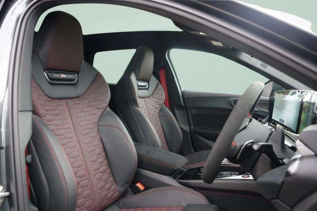 A 2026 AUDI RS5 AVANT 2.9 TFSI V6 AUTO 5dr Auto 630 BHP 25.9kWh Performance Vorsprung Avant Tiptr A 2026 AUDI RS5 AVANT 2.9 TFSI V6 AUTO 5dr Auto 630 BHP 25.9kWh Performance Vorsprung Avant Tiptr