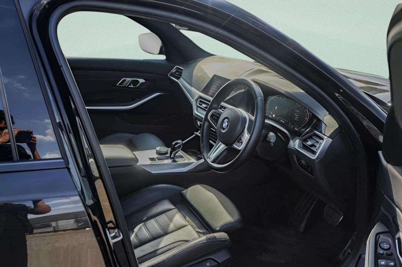 A 2022 BMW 3 SERIES 2.0 318i M Sport Saloon 4dr Petrol Auto Euro 6 (s/s) (156 ps) *AWAITING PRE A 2022 BMW 3 SERIES 2.0 318i M Sport Saloon 4dr Petrol Auto Euro 6 (s/s) (156 ps) *AWAITING PRE