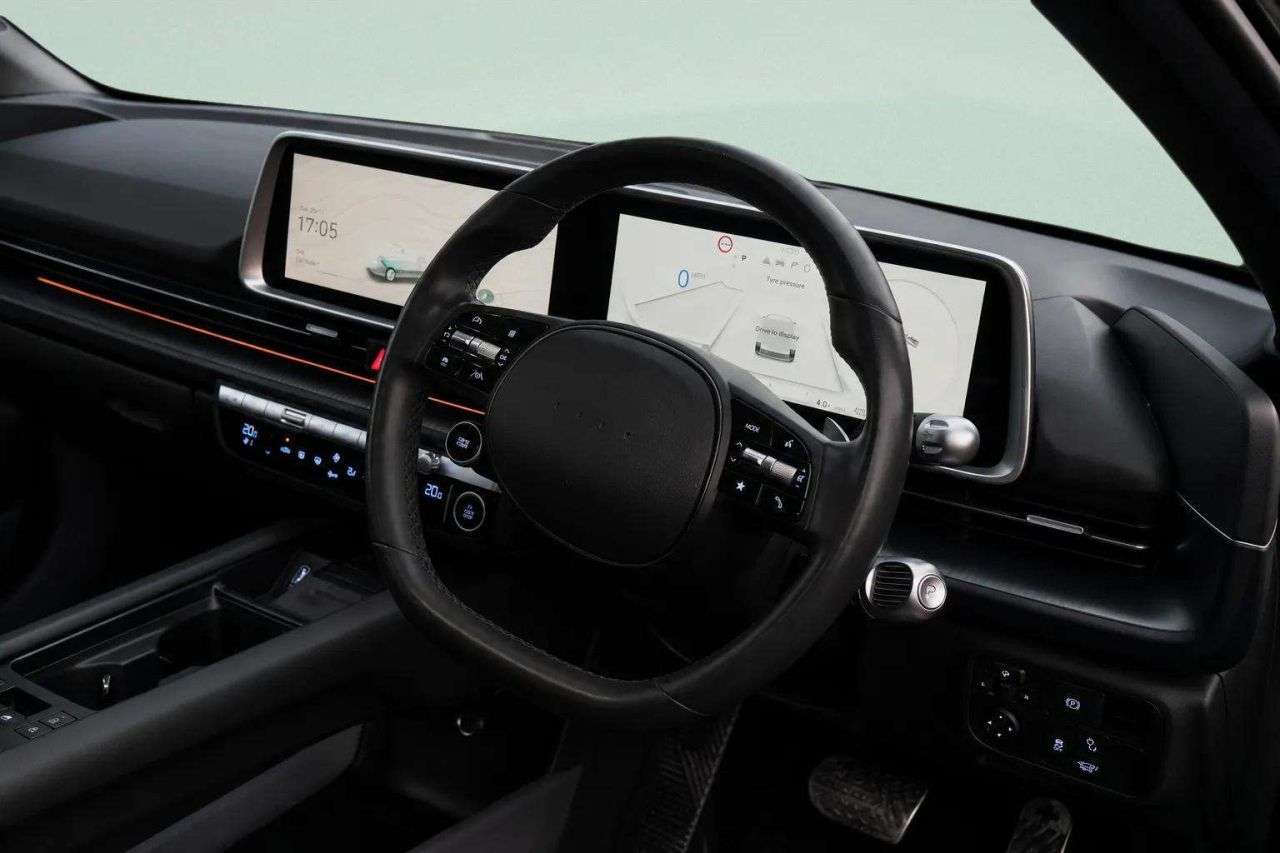 A 2023 HYUNDAI IONIQ 6 77.4kWh Premium Saloon 4dr Electric Auto (228 ps) HEATED SEATS | 12.3" DUAL A 2023 HYUNDAI IONIQ 6 77.4kWh Premium Saloon 4dr Electric Auto (228 ps) HEATED SEATS | 12.3" DUAL