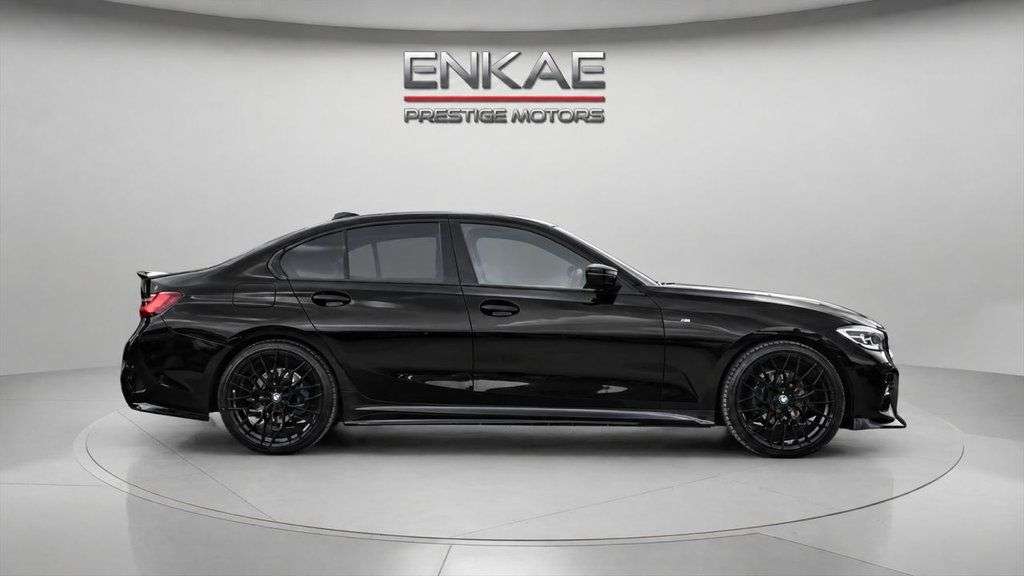 A 2021 BMW 3 SERIES 2.0 318i M Sport Saloon 4dr Petrol Auto Euro 6 (s/s) (156 ps) 20 INCH ALLOY A 2021 BMW 3 SERIES 2.0 318i M Sport Saloon 4dr Petrol Auto Euro 6 (s/s) (156 ps) 20 INCH ALLOY