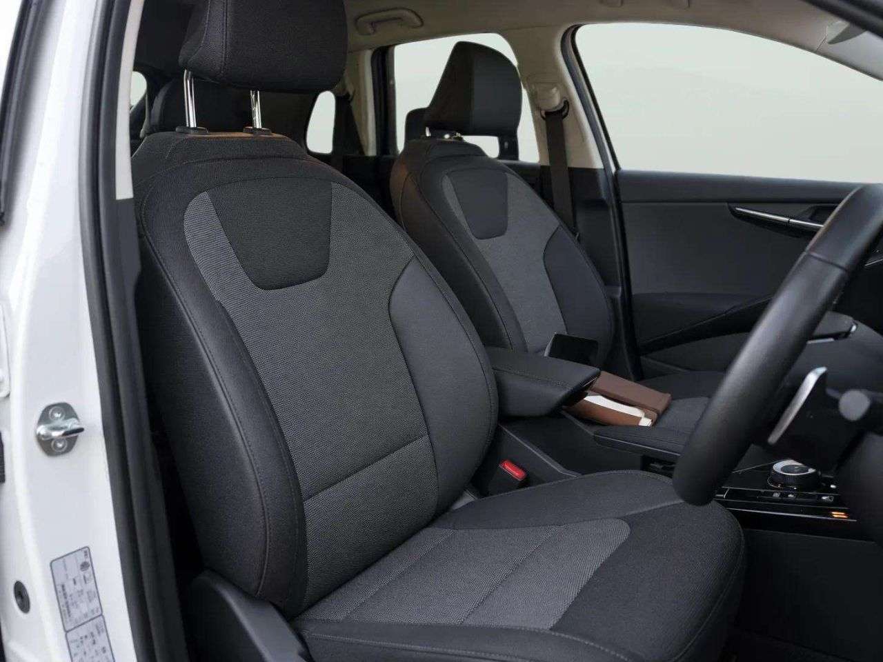 A 2024 KIA NIRO 64.8kWh 3 SUV 5dr Electric Auto (201 bhp) HEATED SEATS | NAV | REVERSE CAM A 2024 KIA NIRO 64.8kWh 3 SUV 5dr Electric Auto (201 bhp) HEATED SEATS | NAV | REVERSE CAM