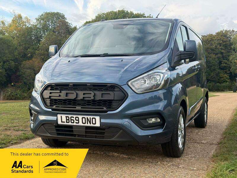 A 2019 FORD TRANSIT CUSTOM 300 LIMITED P/V ECOBLUE A 2019 FORD TRANSIT CUSTOM 300 LIMITED P/V ECOBLUE