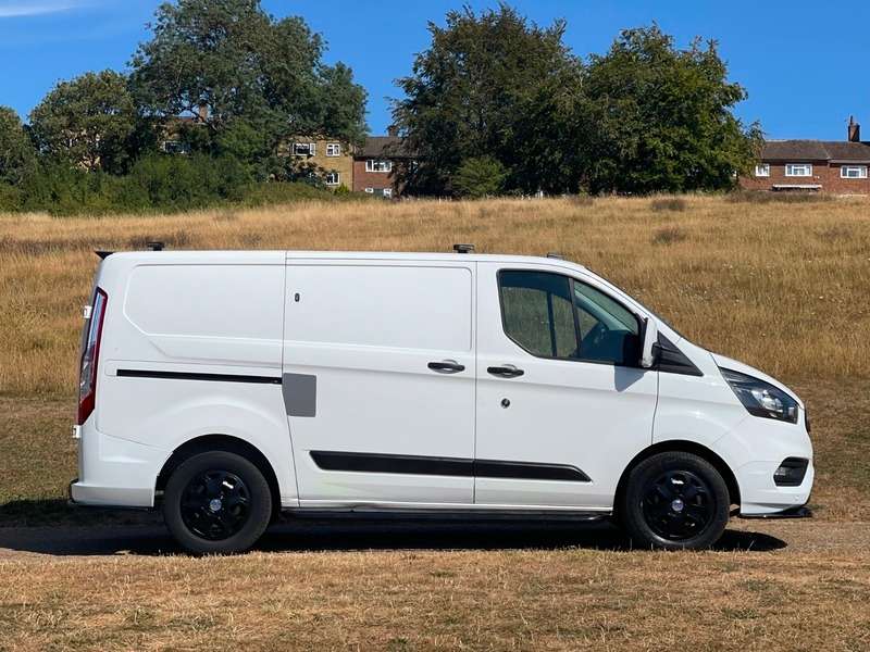 A 2022 FORD TRANSIT CUSTOM 320 LIMITED P/V ECOBLUE A 2022 FORD TRANSIT CUSTOM 320 LIMITED P/V ECOBLUE