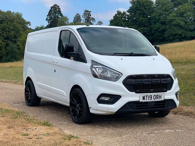 A 2019 FORD TRANSIT CUSTOM 280 LIMITED P/V L1 H1 A 2019 FORD TRANSIT CUSTOM 280 LIMITED P/V L1 H1