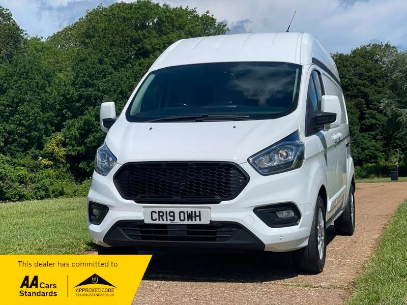 A 2019 FORD TRANSIT CUSTOM 300 LIMITED P/V L2 H2 A 2019 FORD TRANSIT CUSTOM 300 LIMITED P/V L2 H2