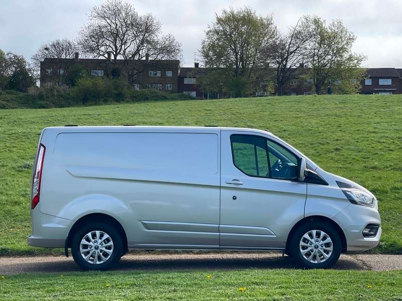 A 2019 FORD TRANSIT CUSTOM 280 LIMITED P/V L1 H1 A 2019 FORD TRANSIT CUSTOM 280 LIMITED P/V L1 H1