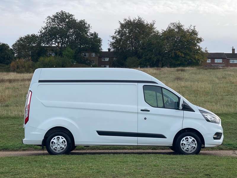 A 2021 FORD TRANSIT CUSTOM 300 TREND P/V ECOBLUE A 2021 FORD TRANSIT CUSTOM 300 TREND P/V ECOBLUE