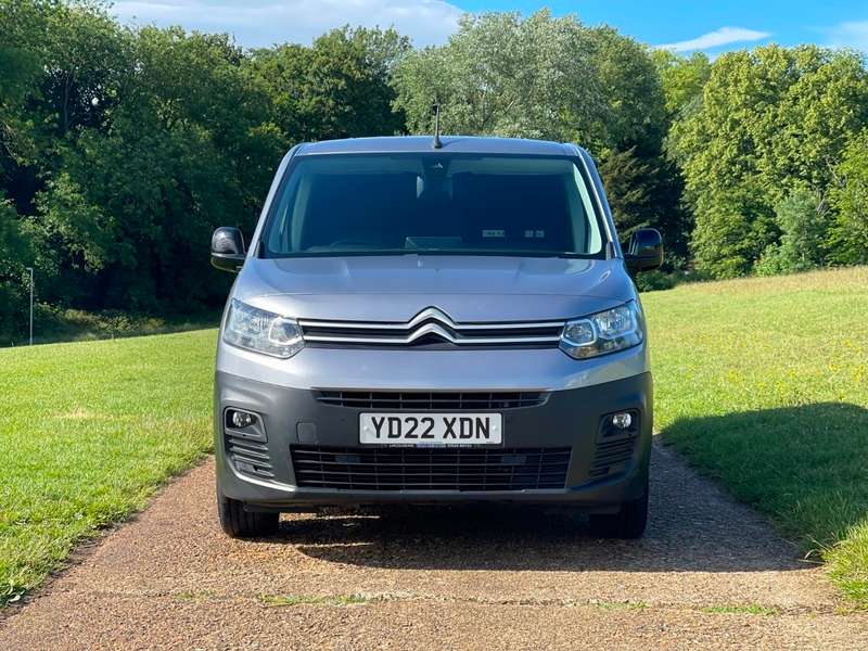 A 2022 CITROEN BERLINGO 950 DRIVER PRO XL BLUEHDI A 2022 CITROEN BERLINGO 950 DRIVER PRO XL BLUEHDI