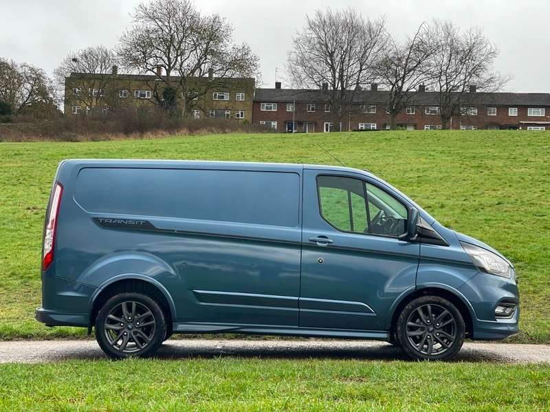 A 2019 FORD TRANSIT CUSTOM 290 SPORT P/V L1 H1 A 2019 FORD TRANSIT CUSTOM 290 SPORT P/V L1 H1