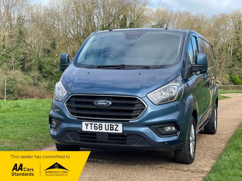 A 2018 FORD TRANSIT CUSTOM 300 LIMITED P/V L2 H1 A 2018 FORD TRANSIT CUSTOM 300 LIMITED P/V L2 H1