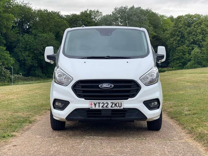 A 2022 FORD TRANSIT CUSTOM 320 LIMITED P/V ECOBLUE A 2022 FORD TRANSIT CUSTOM 320 LIMITED P/V ECOBLUE