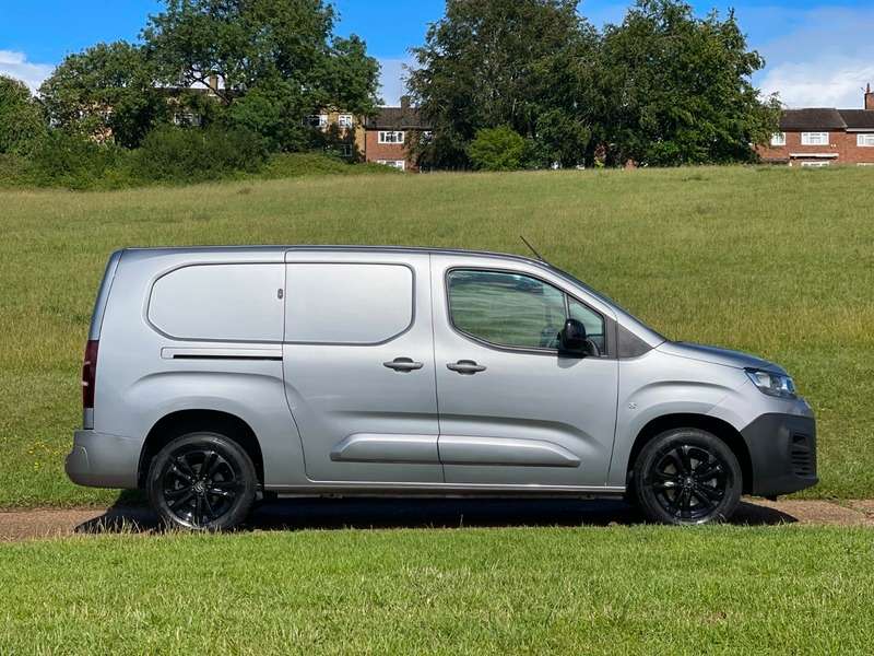 A 2022 CITROEN BERLINGO 950 DRIVER PRO XL BLUEHDI A 2022 CITROEN BERLINGO 950 DRIVER PRO XL BLUEHDI