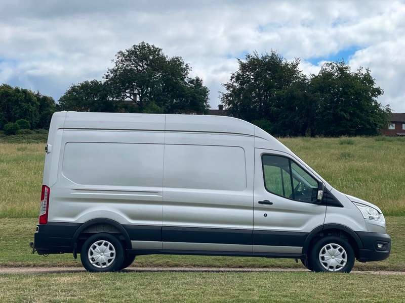 A 2021 FORD TRANSIT 350 TREND P/V ECOBLUE A 2021 FORD TRANSIT 350 TREND P/V ECOBLUE