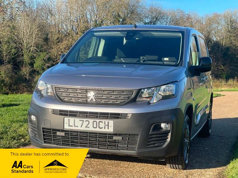 Check out this Peugeot Partner 2022 Diesel Manual