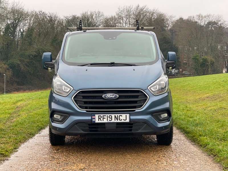 A 2019 FORD TRANSIT CUSTOM 280 LIMITED P/V L1 H1 A 2019 FORD TRANSIT CUSTOM 280 LIMITED P/V L1 H1