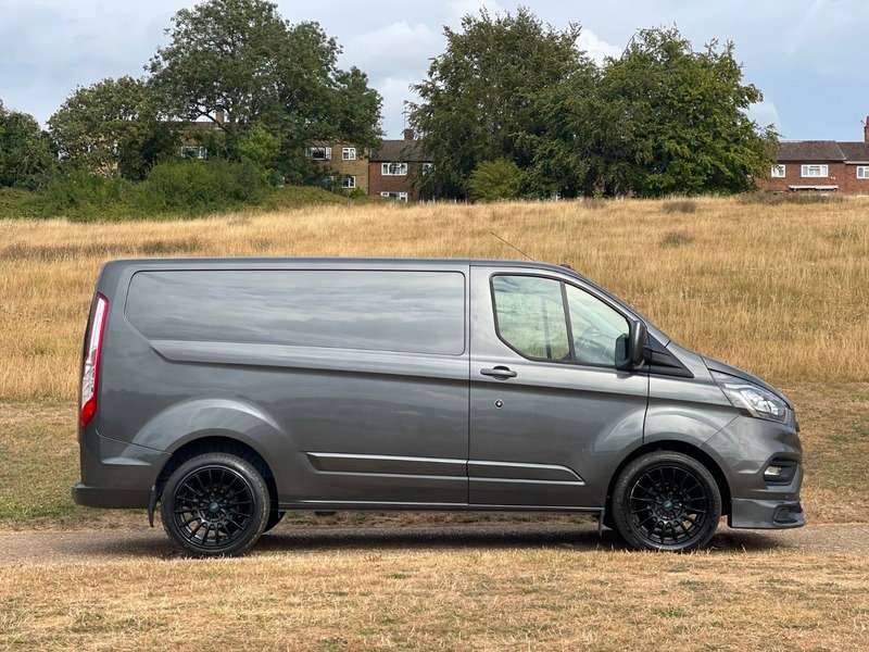 A 2019 FORD TRANSIT CUSTOM 280 LIMITED P/V L1 H1 A 2019 FORD TRANSIT CUSTOM 280 LIMITED P/V L1 H1
