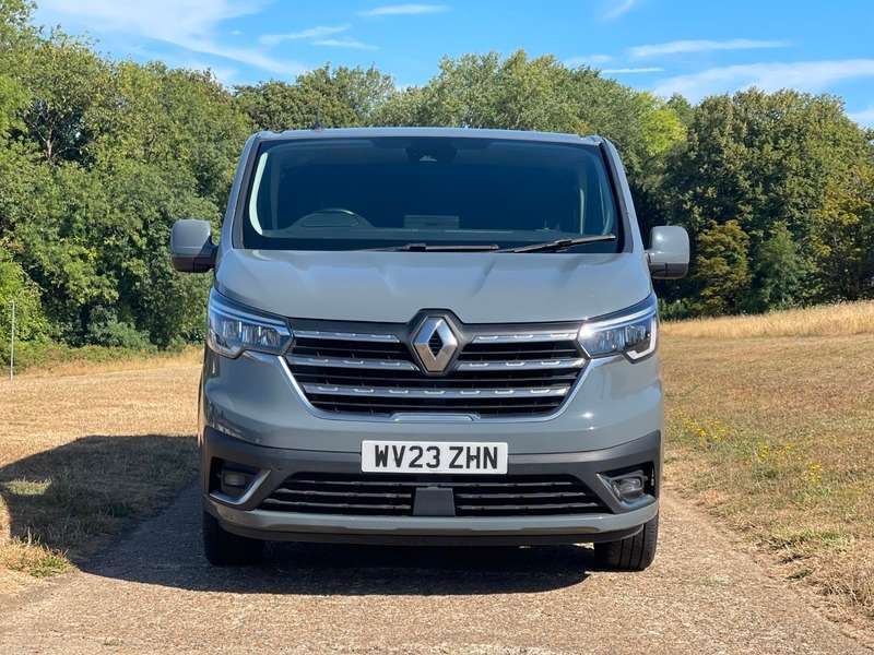A 2023 RENAULT TRAFIC LL30 SPORT DCI A 2023 RENAULT TRAFIC LL30 SPORT DCI