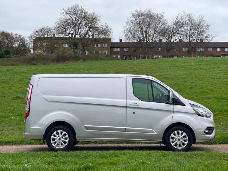 A 2020 FORD TRANSIT CUSTOM 300 LIMITED P/V ECOBLUE A 2020 FORD TRANSIT CUSTOM 300 LIMITED P/V ECOBLUE