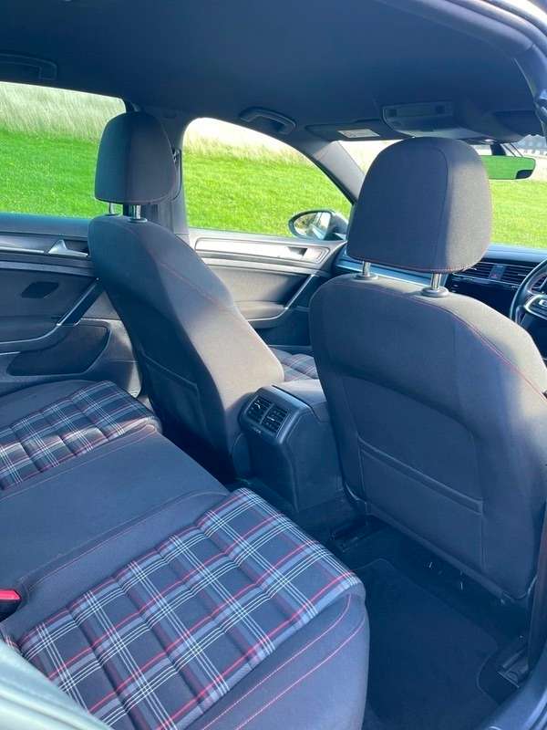 2018 VOLKSWAGEN GOLF 2018 VOLKSWAGEN GOLF