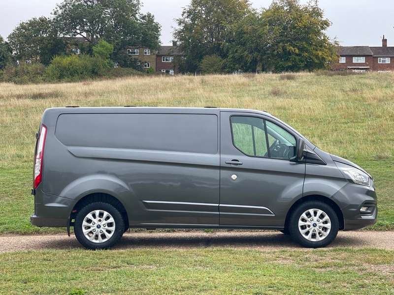 A 2018 FORD TRANSIT CUSTOM 280 LIMITED P/V L1 H1 A 2018 FORD TRANSIT CUSTOM 280 LIMITED P/V L1 H1